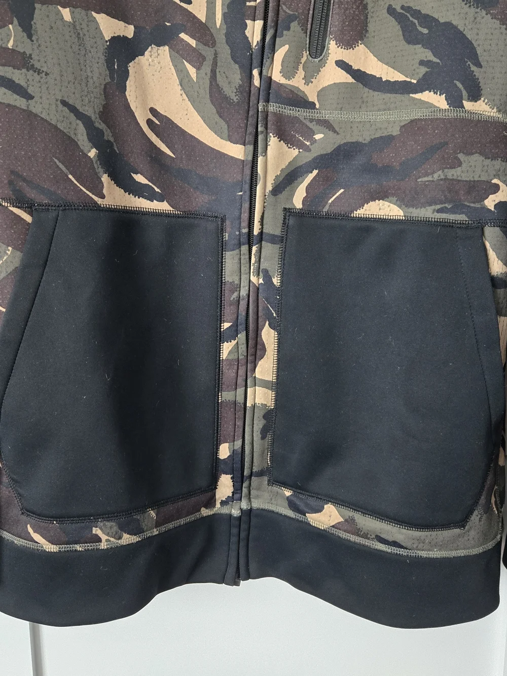 Like New! Mens XL Burton Camo Zip Hoodie - Black & Olive